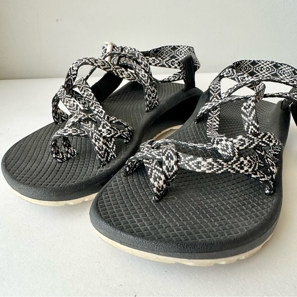 Chaco Black and White Cloud Sandals - Picture 7 of 8